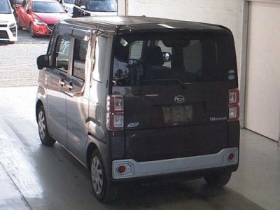 DAIHATSU WAKE