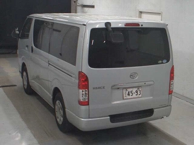 TOYOTA HIACE VAN