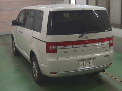 MITSUBISHI DELICA D:5