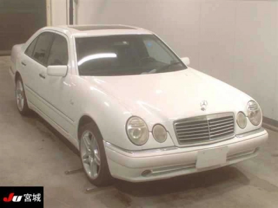 MERCEDES BENZ E CLASS
