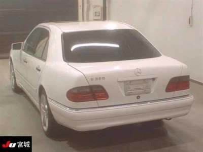 MERCEDES BENZ E CLASS
