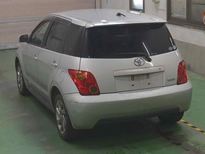TOYOTA IST