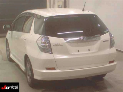 HONDA FIT SHUTTLE