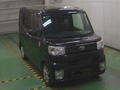 TOYOTA PIXIS MEGA