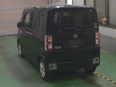 TOYOTA PIXIS MEGA