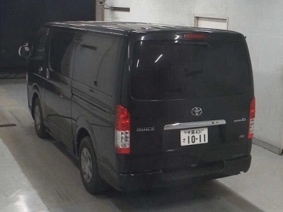 TOYOTA HIACE VAN