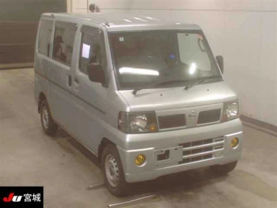 NISSAN CLIPPER VAN