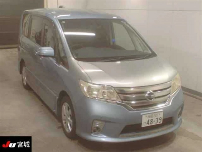 NISSAN SERENA