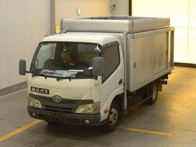 TOYOTA DYNA
