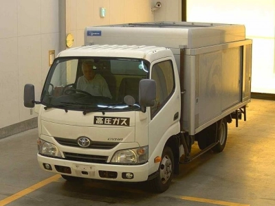 TOYOTA DYNA
