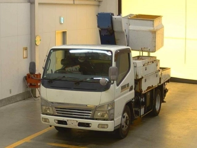 MITSUBISHI CANTER
