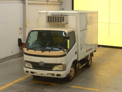TOYOTA DYNA