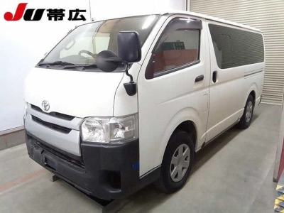 TOYOTA REGIUS VAN
