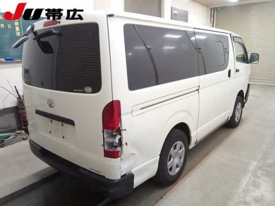 TOYOTA REGIUS VAN