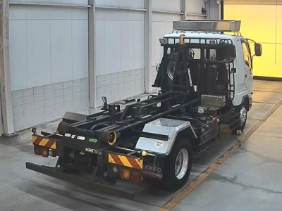 MITSUBISHI FUSO FIGHTER