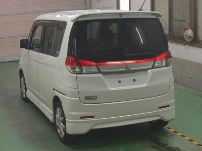 MITSUBISHI DELICA D:2