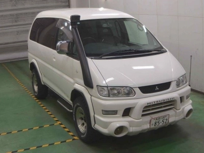 MITSUBISHI DELICA SPACE GEAR