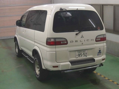MITSUBISHI DELICA SPACE GEAR