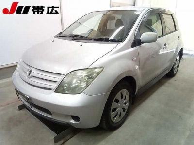 TOYOTA IST