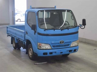TOYOTA DYNA