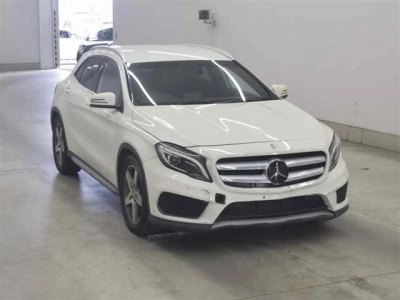 MERCEDES BENZ GLA