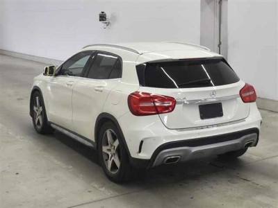 MERCEDES BENZ GLA