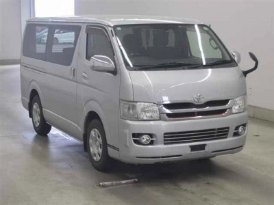 TOYOTA REGIUS VAN