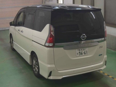 NISSAN SERENA