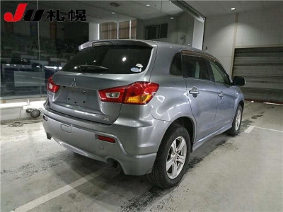 MITSUBISHI RVR