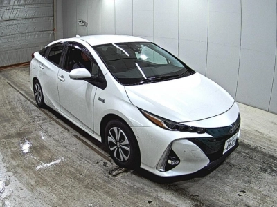 TOYOTA PRIUS PHV