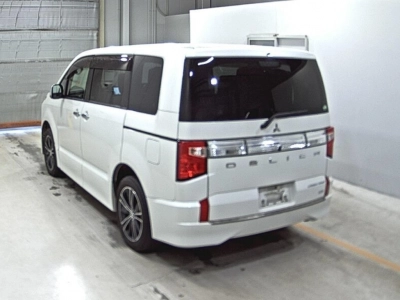 MITSUBISHI DELICA D:5