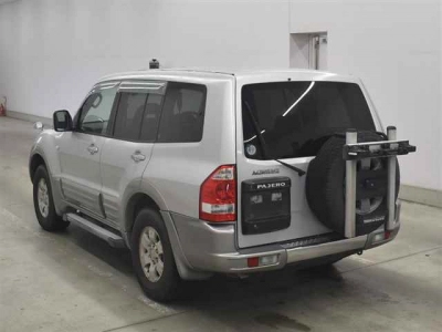 MITSUBISHI PAJERO