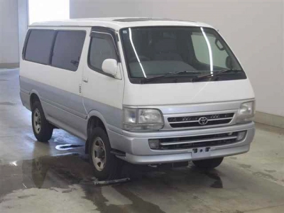 TOYOTA HIACE VAN