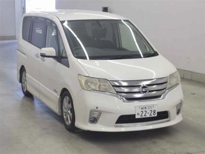 NISSAN SERENA