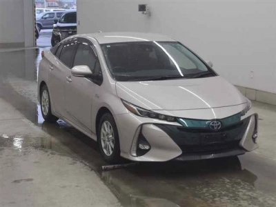 TOYOTA PRIUS PHV