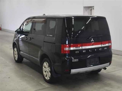 MITSUBISHI DELICA D:5
