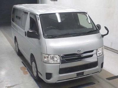 TOYOTA REGIUS VAN