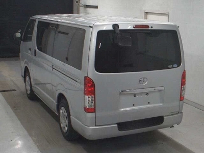 TOYOTA REGIUS VAN