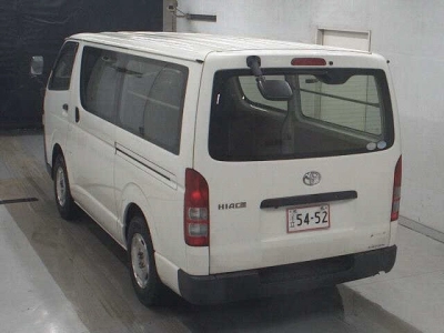 TOYOTA HIACE VAN