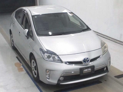 TOYOTA PRIUS PHV