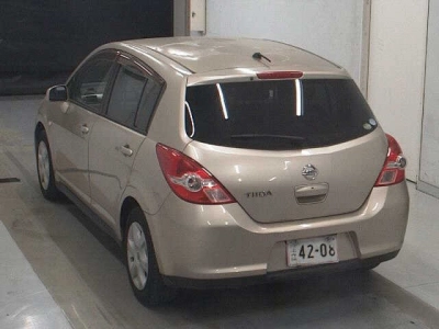 NISSAN TIIDA