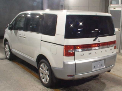 MITSUBISHI DELICA D:5