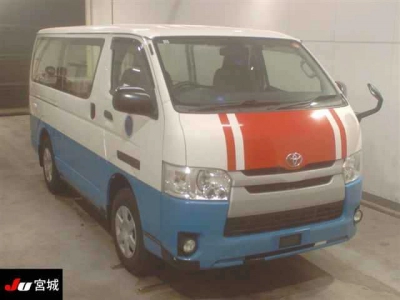 TOYOTA REGIUS VAN