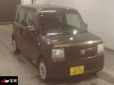 TOYOTA PIXIS SPACE