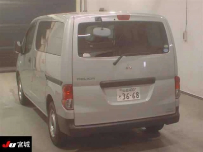 MITSUBISHI DELICA VAN