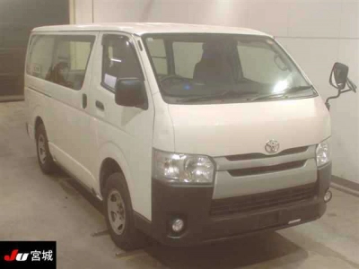 TOYOTA HIACE VAN