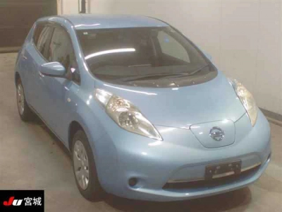 NISSAN LEAF