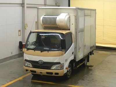 TOYOTA DYNA