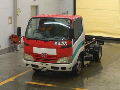 TOYOTA DYNA