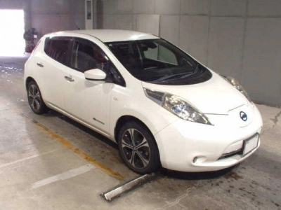 NISSAN LEAF